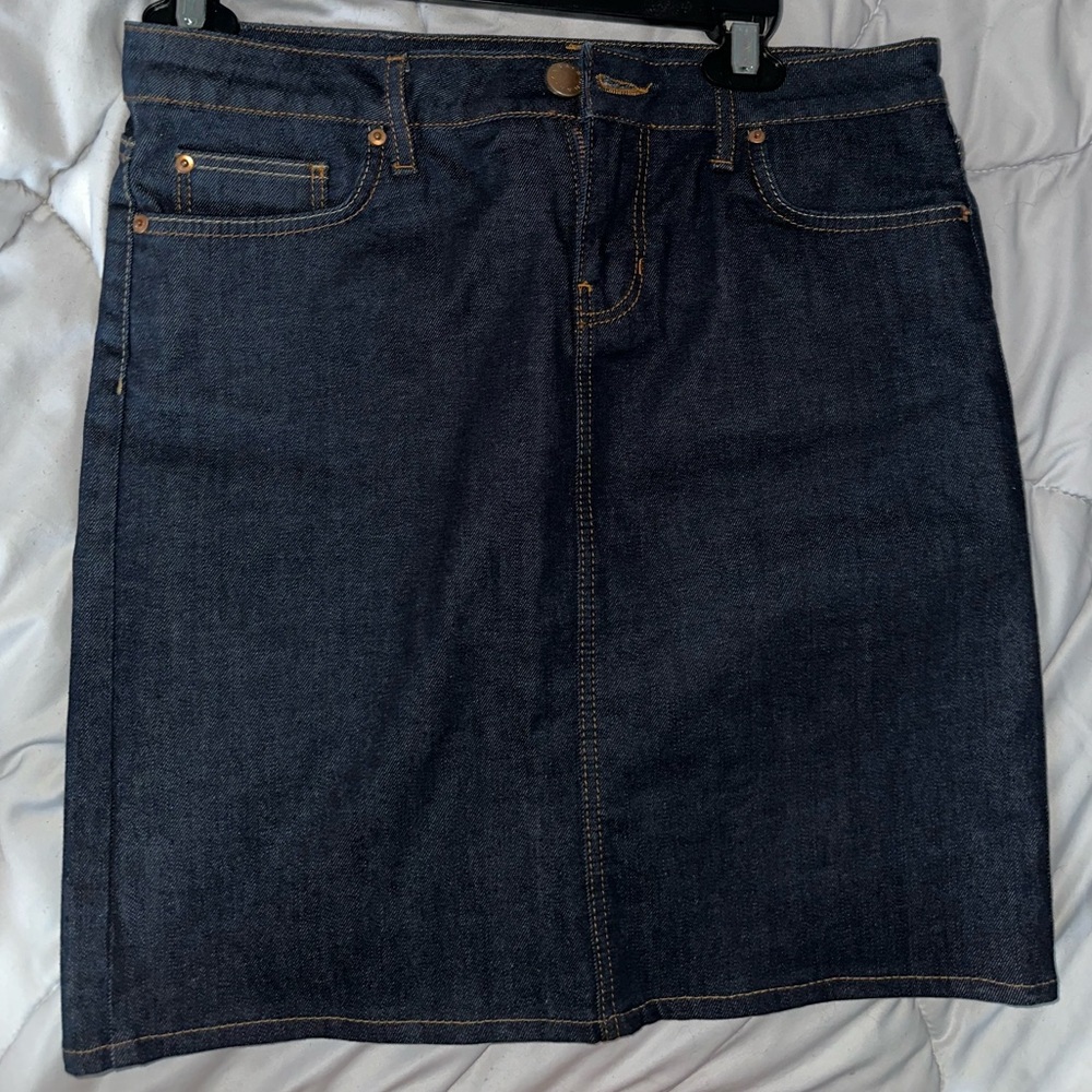 Zara dark wash denim skirt